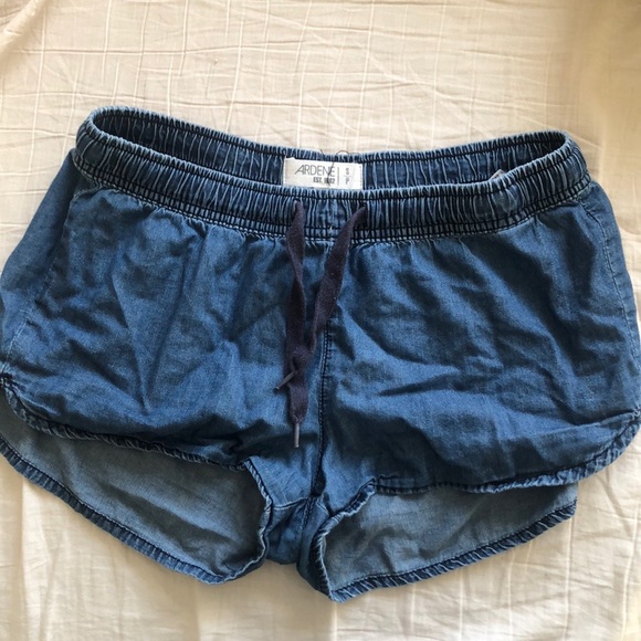 Women’s shorts - Picture 3 of 3